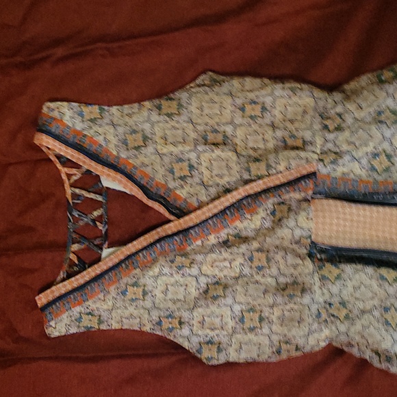 Ana sleeveless, boho, pull on, V neckline, free flowing w/lining - Picture 5 of 9